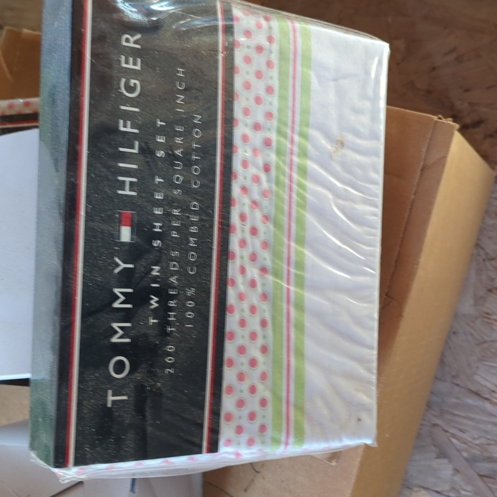 Tommy Hilfiger twin sheet set